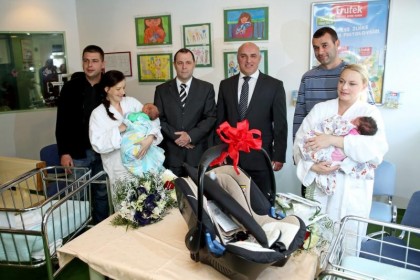 Prvo in drugorojeni otrok v letu 2015